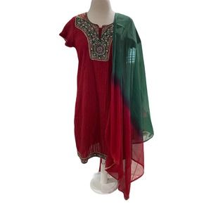 Women's Red & Green Indian Salwar Kameez / Punjabi
